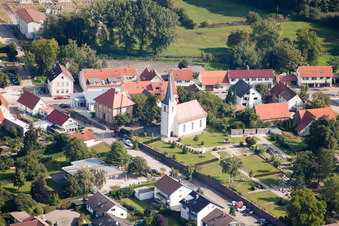 Evang. Kirche im Ortsteil Hochstetten in Linkenheim-Hochstetten im Bundesland Baden-Württemberg, Deutschland