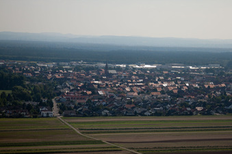 Luftaufnahme von Ortsteil Graben in Graben-Neudorf im Bundesland Baden-Württemberg, Deutschland