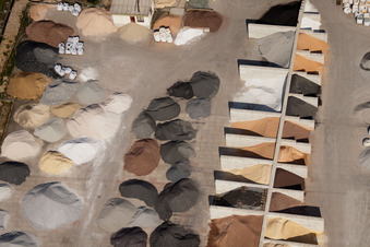 Drohnenaufname von Graben-Neudorf, Fa. Gartenkies, Badische Terrazzo Handelsgesellschaft mbH Huttenheimer Landstraße 2-6 im Bundesland Baden-Württemberg, Deutschland