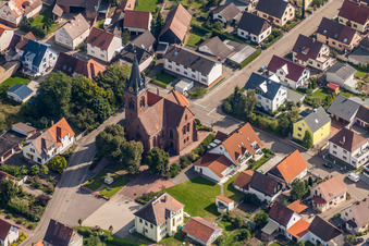Kirchengebäude der Evangelischen Kirche Staffort im Ortsteil Staffort in Stutensee im Bundesland Baden-Württemberg, Deutschland