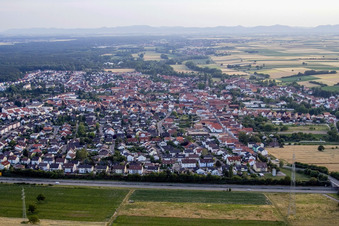 Stadt von Osten in Rülzheim im Bundesland Rheinland-Pfalz, Deutschland