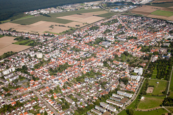 Luftbild von Ortsansicht der Straßen und Häuser der Wohngebiete im Ortsteil Blankenloch in Stutensee im Bundesland Baden-Württemberg, Deutschland
