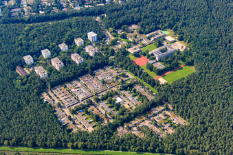 Europäische Schule, Marie-Curie-Straße im Ortsteil Waldstadt in Karlsruhe im Bundesland Baden-Württemberg, Deutschland