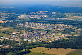 MIRO von Nordosten im Ortsteil Knielingen in Karlsruhe im Bundesland Baden-Württemberg, Deutschland