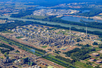 MIRO im Ortsteil Knielingen in Karlsruhe im Bundesland Baden-Württemberg, Deutschland von oben gesehen