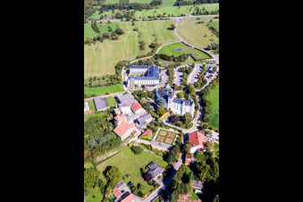 Gebäudekomplex der Hotelanlage Victor's Residenz-Hotel Schloss Berg und Niederburg Nennig in Perl im Bundesland Saarland, Deutschland von oben