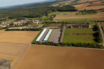Luftbild von Speditions- Gebäude der Logistik- und Transportfirma Fixemer Logistics GmbH, International Transport & Logistics Services in Perl im Ortsteil Borg im Bundesland Saarland, Deutschland