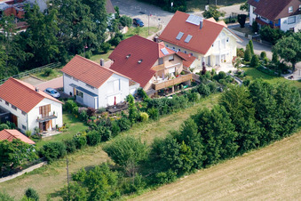 Im Leisegarten in Minfeld im Bundesland Rheinland-Pfalz, Deutschland
