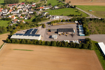 Schrägluftbild von Speditions- Gebäude der Logistik- und Transportfirma Fixemer Logistics GmbH, International Transport & Logistics Services in Perl im Ortsteil Borg im Bundesland Saarland, Deutschland