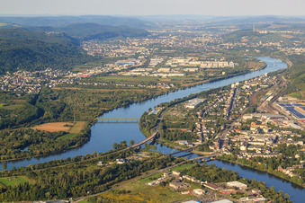 Luftbild von Saarmündung in die Mosel in Konz im Bundesland Rheinland-Pfalz, Deutschland