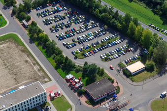 Daimler / Mercedes-Benz Global Logistics Center GLC auf der Insel Grün in Germersheim im Bundesland Rheinland-Pfalz, Deutschland von oben