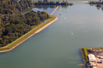 Luftaufnahme von Hafen Germersheim im Bundesland Rheinland-Pfalz, Deutschland
