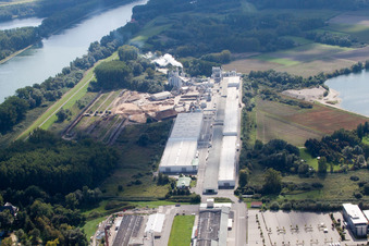 Schrägluftbild von Germersheim, Nolte-Möbel/Holzwerk GmbH im Bundesland Rheinland-Pfalz, Deutschland