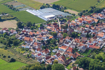 Kath. Kirche St. Johannes der Täufer im Ortsteil Sondernheim in Germersheim im Bundesland Rheinland-Pfalz, Deutschland
