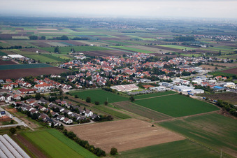 Luftbild von Ortsteil Assenheim in Hochdorf-Assenheim im Bundesland Rheinland-Pfalz, Deutschland