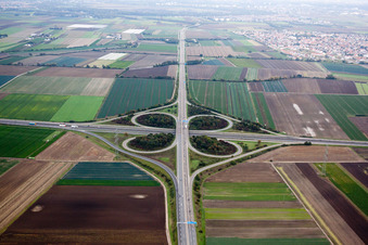 Luftbild von Mutterstadt im Bundesland Rheinland-Pfalz, Deutschland