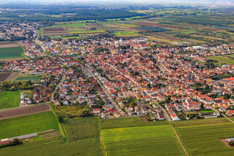 Hintere Straße in Lambsheim im Bundesland Rheinland-Pfalz, Deutschland