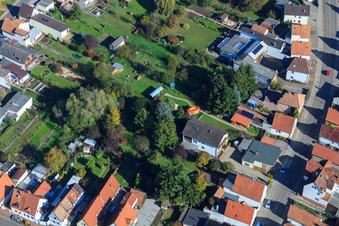 Schrägluftbild von Saarstraße Villa Kunterbunt in Kandel im Bundesland Rheinland-Pfalz, Deutschland