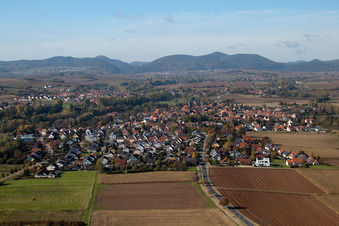 Luftbild von Ortsteil Billigheim in Billigheim-Ingenheim im Bundesland Rheinland-Pfalz, Deutschland