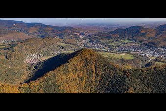Pfalzpanorama in Annweiler am Trifels im Bundesland Rheinland-Pfalz, Deutschland