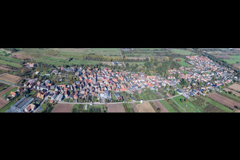 Dorfpanorama in Winden im Bundesland Rheinland-Pfalz, Deutschland