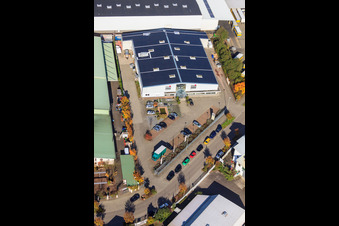 Schrägluftbild von Industriegebiet Horst, Frey Küchenzentrum-Innenausbau im Ortsteil Minderslachen in Kandel im Bundesland Rheinland-Pfalz, Deutschland