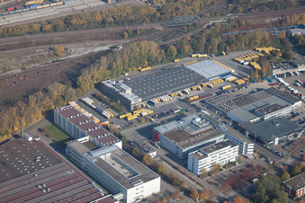 Lagerhallen und Speditionsgebäude SWS-Speditions-GmbH, Ottostraße im Ortsteil Durlach in Karlsruhe im Bundesland Baden-Württemberg, Deutschland von oben