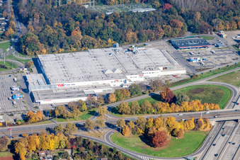 Gebäude des Einkaufszentrum real,- SB-Warenhaus GmbH und Saturn im Ortsteil Rintheim in Karlsruhe im Bundesland Baden-Württemberg, Deutschland