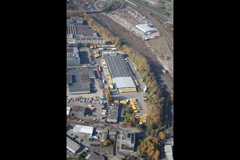 Drohnenaufname von Lagerhallen und Speditionsgebäude SWS-Speditions-GmbH, Ottostraße im Ortsteil Durlach in Karlsruhe im Bundesland Baden-Württemberg, Deutschland