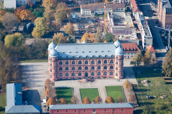 Schloss Gottesaue (Musikhochschule) in Karlsruhe im Ortsteil Oststadt im Bundesland Baden-Württemberg, Deutschland