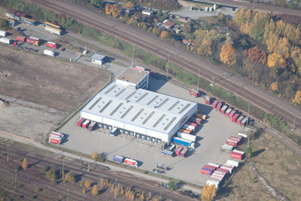 Wofahrtsweierer Straße, Emons Spedition GmbH im Ortsteil Oststadt in Karlsruhe im Bundesland Baden-Württemberg, Deutschland vom Flugzeug aus