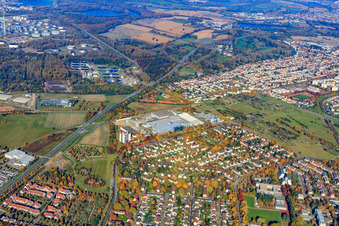 B36 bei L'OREAL Produktion Deutschland GmbH & Co. KG im Ortsteil Knielingen in Karlsruhe im Bundesland Baden-Württemberg