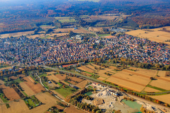 Luftbild von Stadtansicht von Osten in Hagenbach im Bundesland Rheinland-Pfalz, Deutschland