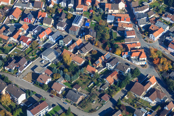Raiffeisenstraße x Konrad-Adenauer-Ring in Hagenbach im Bundesland Rheinland-Pfalz, Deutschland