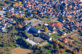 Grundschule Hainbuchenschule Hagenbach im Bundesland Rheinland-Pfalz, Deutschland aus der Luft