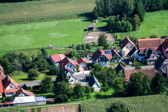 Schleithal im Bundesland Bas-Rhin, Frankreich aus der Drohnenperspektive