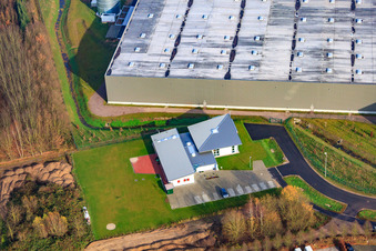 Luftbild von Evangelische Christusgemeinde im Ortsteil Minderslachen in Kandel im Bundesland Rheinland-Pfalz, Deutschland