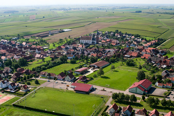 Schleithal im Bundesland Bas-Rhin, Frankreich von einer Drohne aus