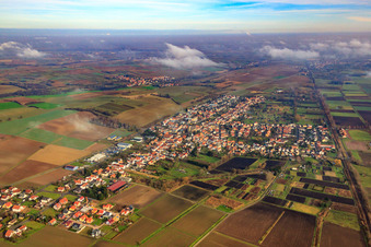 Dorfansicht von Südwesten in Steinfeld im Bundesland Rheinland-Pfalz, Deutschland
