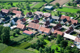 Schrägluftbild von Schleithal im Bundesland Bas-Rhin, Frankreich