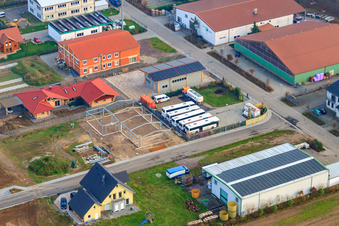 Busuntermehmen Henigin in Hatzenbühl im Bundesland Rheinland-Pfalz, Deutschland