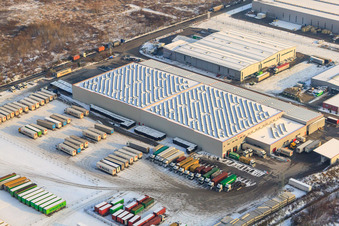 Luftbild von NUSS Unternehmensgruppe im Industriegebiet Oberwald im Winter bei Schnee in Wörth am Rhein im Bundesland Rheinland-Pfalz, Deutschland