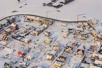 Am Höhenweg im Winter bei Schnee in Kandel im Bundesland Rheinland-Pfalz, Deutschland aus der Vogelperspektive