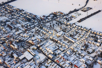 Goethestraße im Winter bei Schnee in Kandel im Bundesland Rheinland-Pfalz, Deutschland