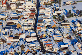 Hautpstraße Im Winter/Schnee im Ortsteil Hayna in Herxheim bei Landau im Bundesland Rheinland-Pfalz, Deutschland