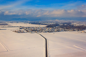 Ortsansicht im Winter bei Schnee aus Osten in Steinweiler im Bundesland Rheinland-Pfalz, Deutschland