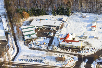Luftbild von Auto Bohlender GmbH & Co.KG Auto Bohlender GmbH & Co.KG bei Schnee im Winter in Kandel im Bundesland Rheinland-Pfalz, Deutschland