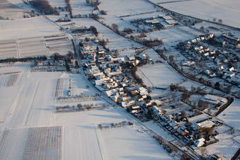 Im Winter/Schnee im Ortsteil Drusweiler in Kapellen-Drusweiler im Bundesland Rheinland-Pfalz, Deutschland