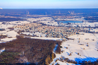 Stadtansicht bei Schnee im Winter aus Südwesten in Hagenbach im Bundesland Rheinland-Pfalz, Deutschland
