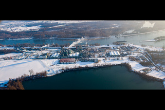 Lauterbourg (Elsass) Chem. Industrie am Rhein im Bundesland Bas-Rhin, Frankreich